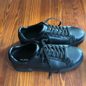 Aldo showed used once